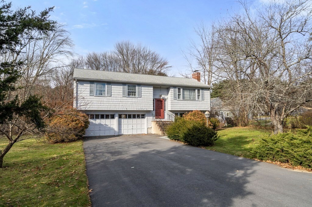 Property Photo:  4 Bayberry Road  MA 02052 