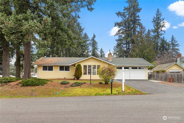 Property Photo:  14406 SE 143rd Place  WA 98059 