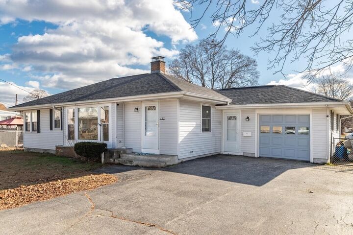 Property Photo:  122 Gilman  NH 03060 