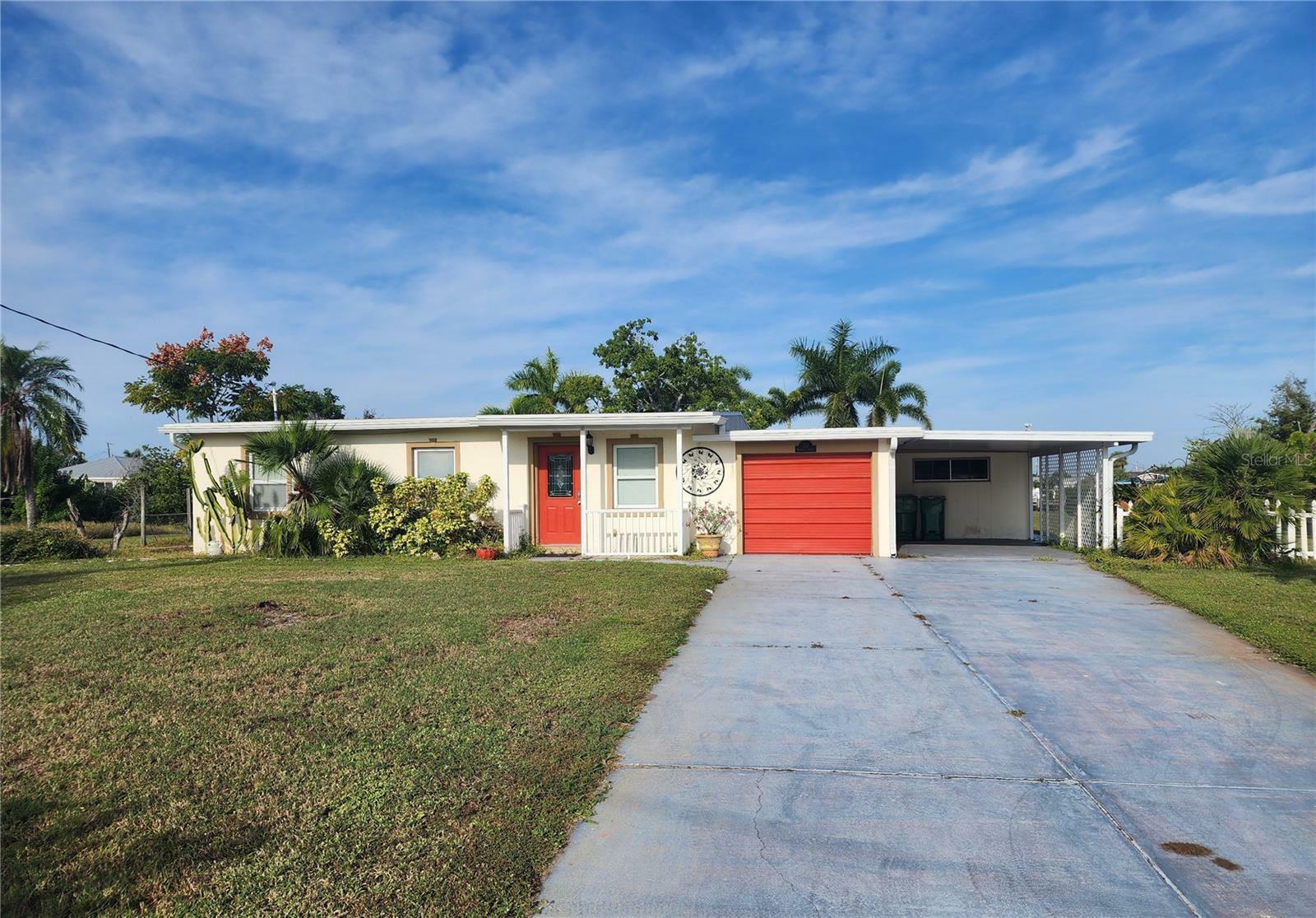 Property Photo:  211 Waterway Circle NE  FL 33952 