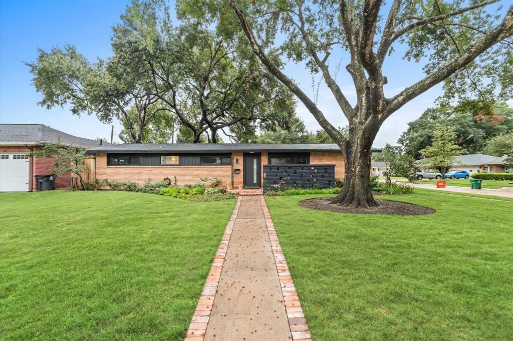 Property Photo:  2422 Lazybrook Drive  TX 77008 