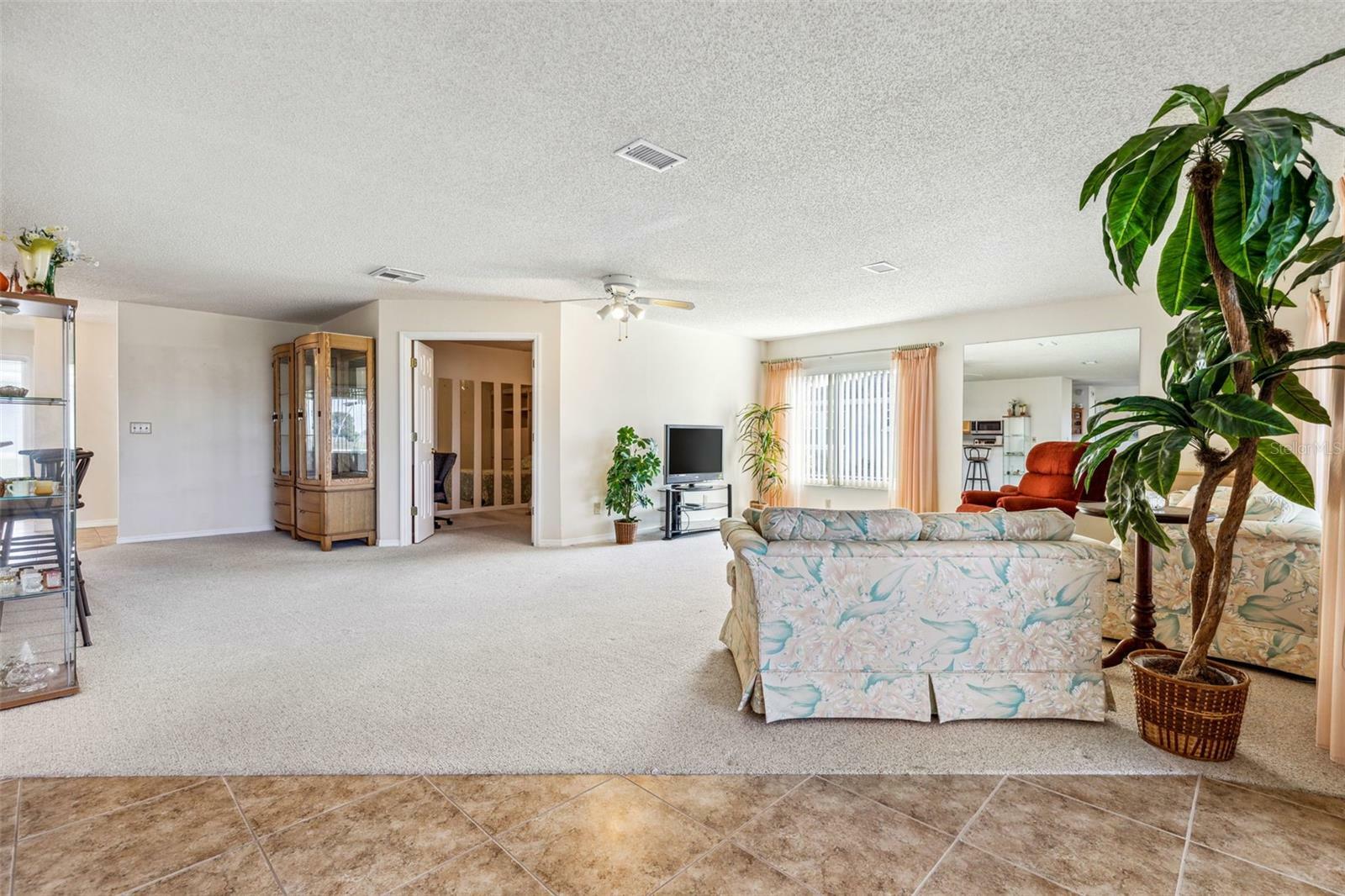 Property Photo: 1114 El Rancho Drive FL 33573