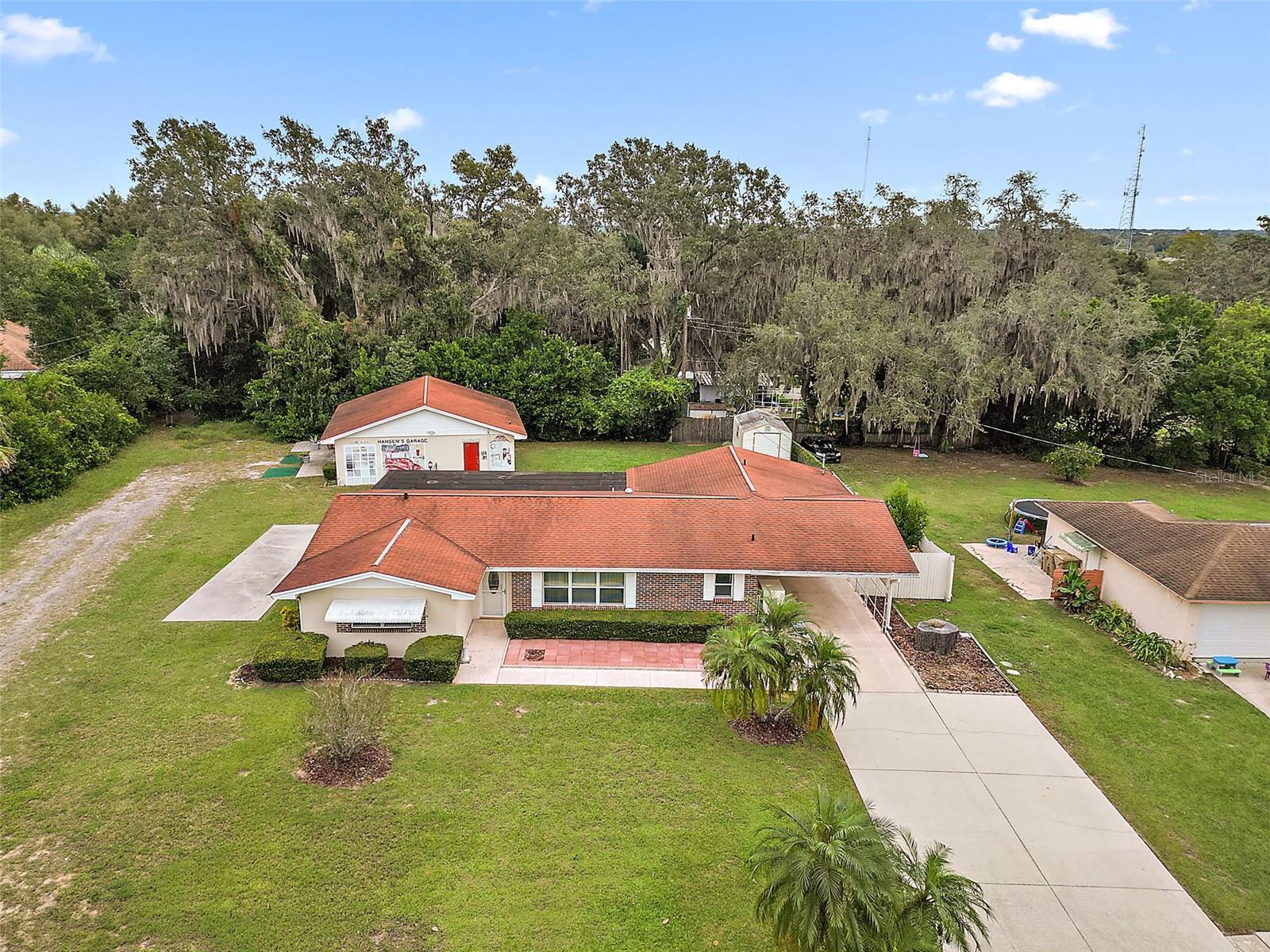 Property Photo:  1131 N Palmetto Circle  FL 32726 