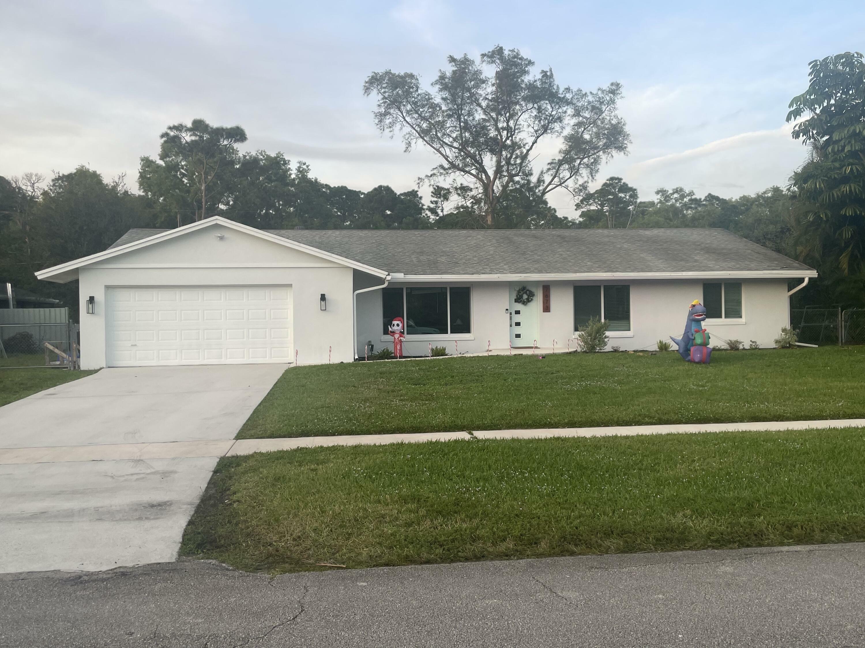 Property Photo:  7673 Oakmont Drive  FL 33467 