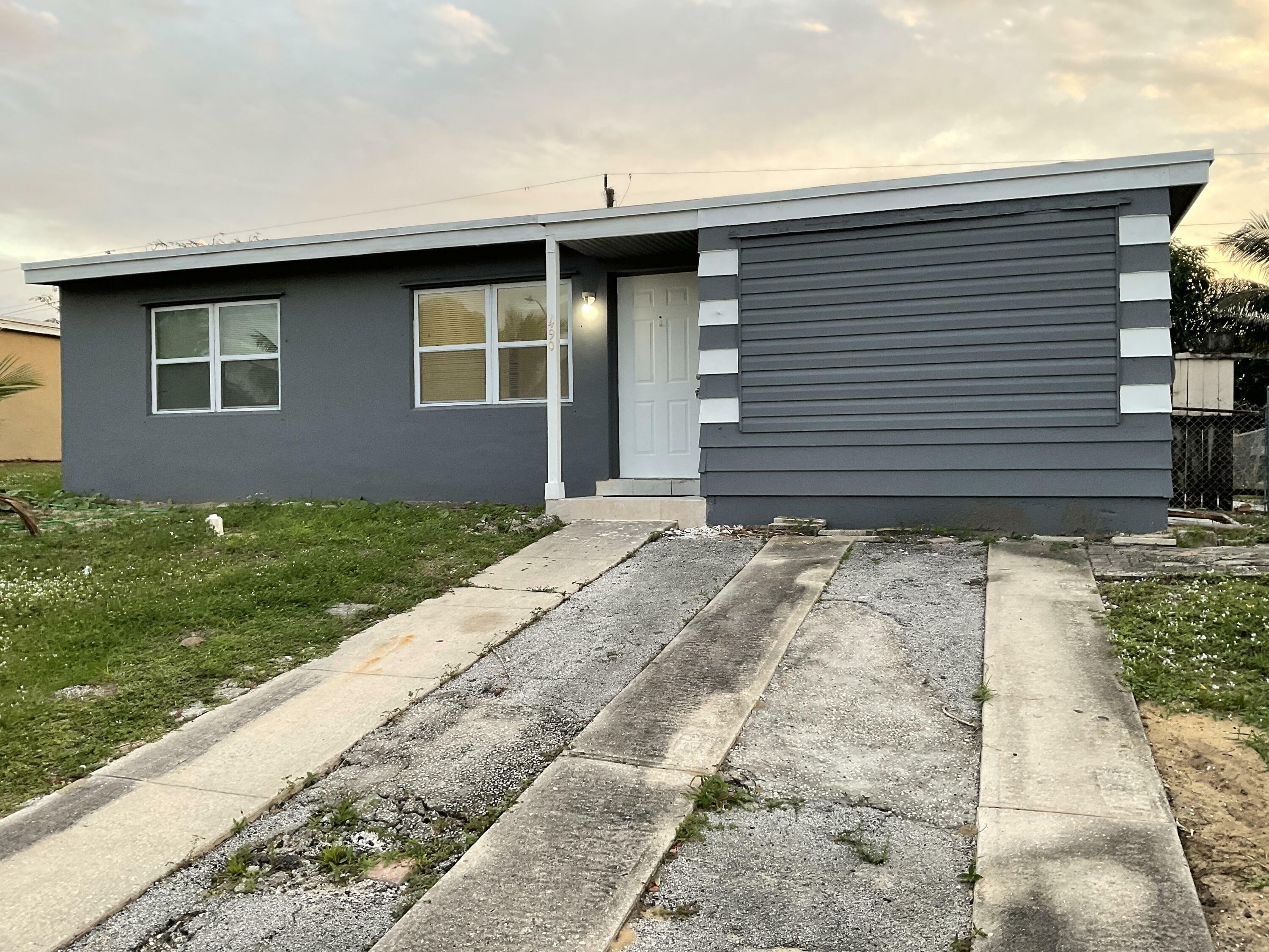 Property Photo:  490 Mentone Road  FL 33462 