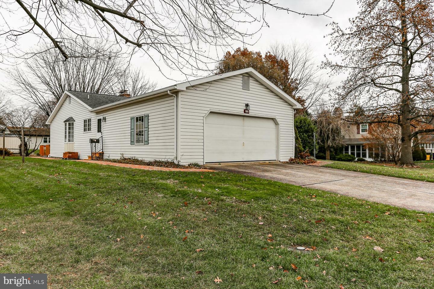 Property Photo: 35 W Maple Avenue PA 17011