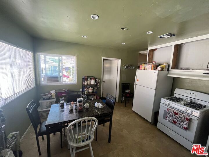 Property Photo:  950 S Kern Avenue  CA 90022 