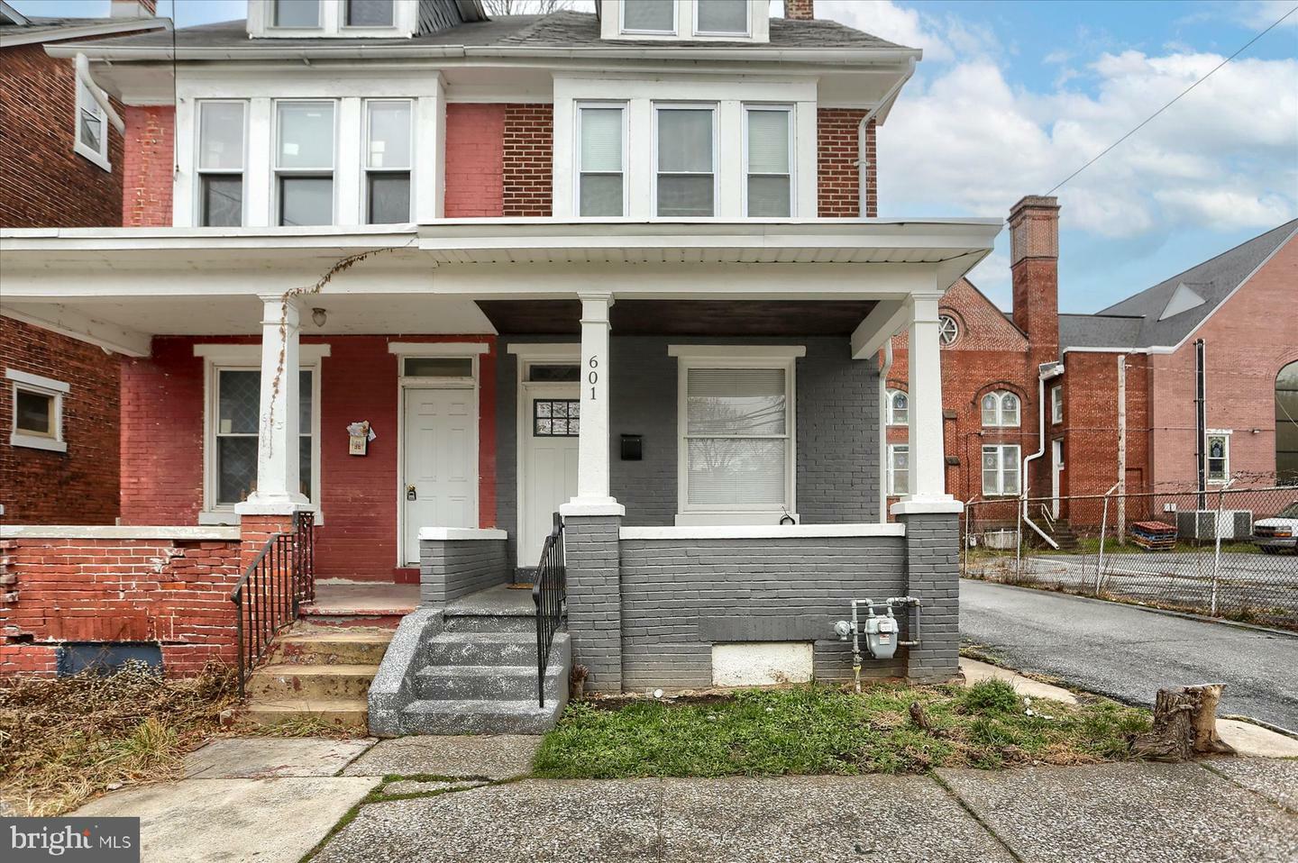 Property Photo:  601 Seneca Street  PA 17110 
