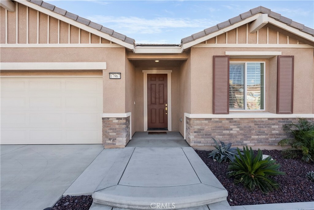 Property Photo:  17967 Deerberry Way  CA 92407 