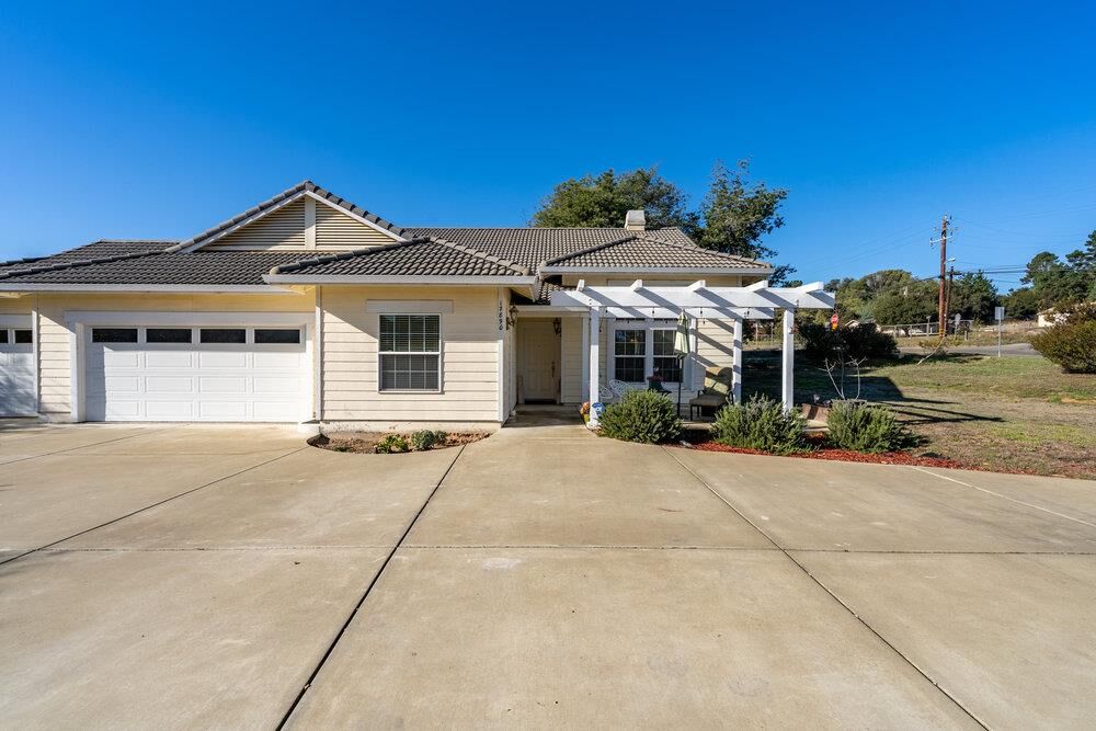 Property Photo:  17890 Pesante Road  CA 93907 