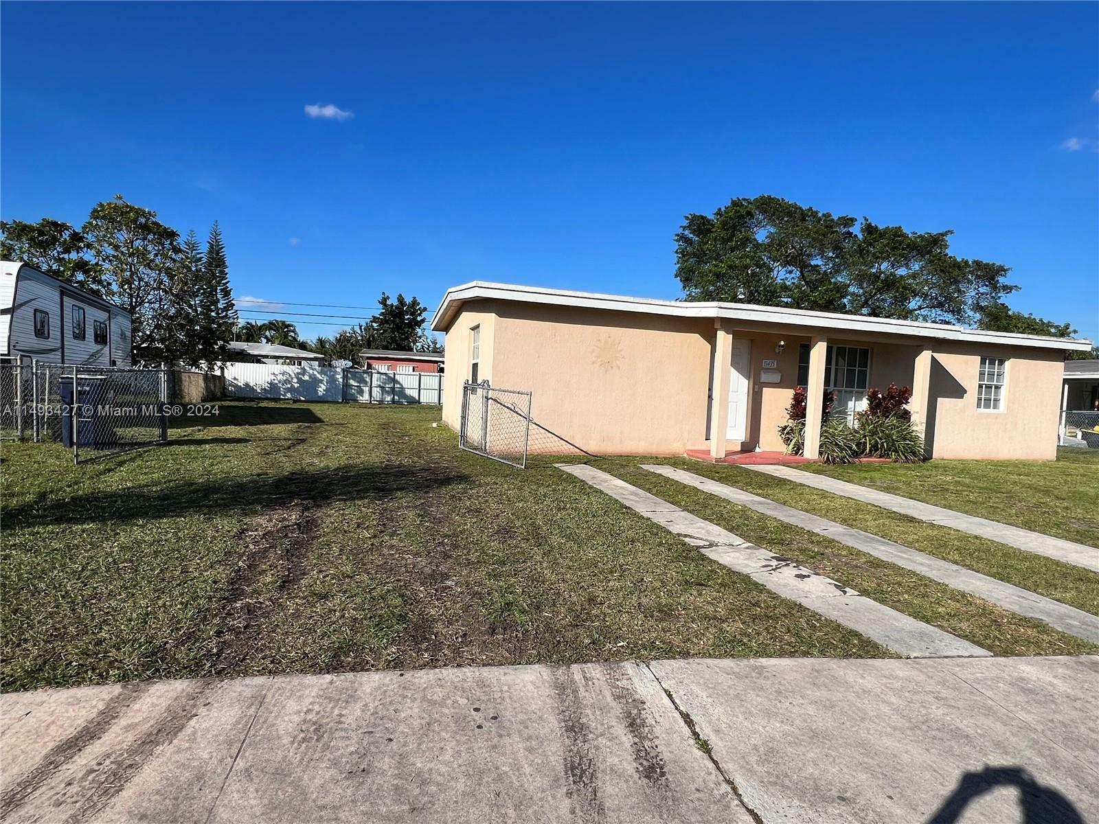 11435 SW 51st St  Miami FL 33165 photo