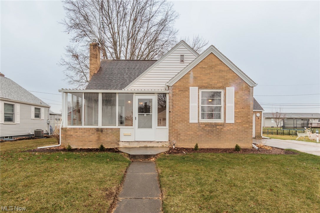 Property Photo:  357 Delaware Avenue NE  OH 44646 