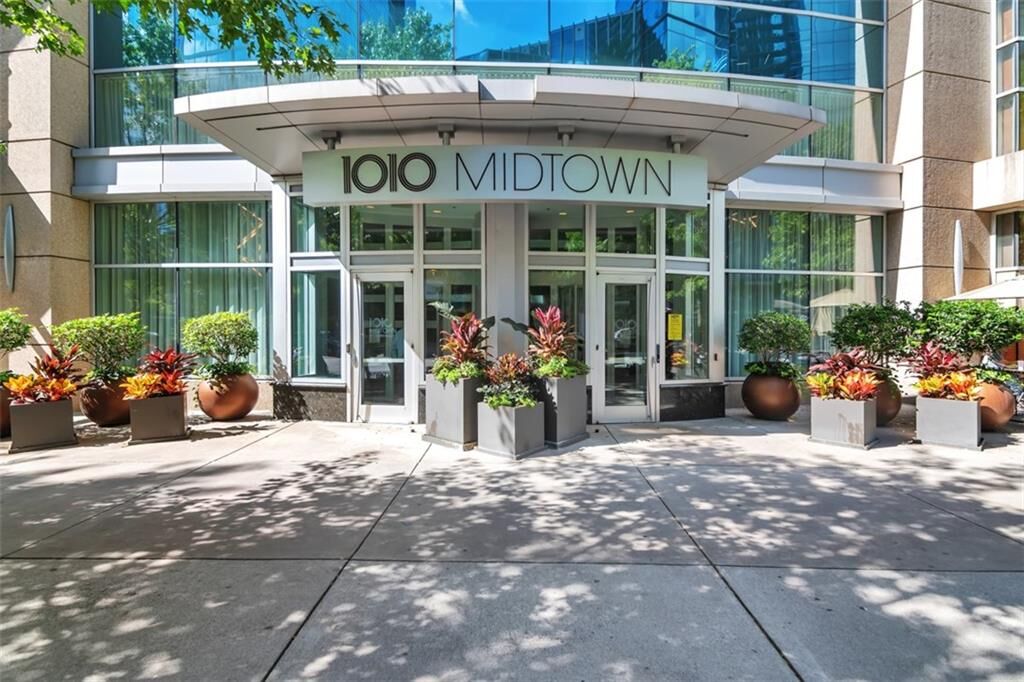 Property Photo: 1080 Peachtree Street NE 2212 GA 30309