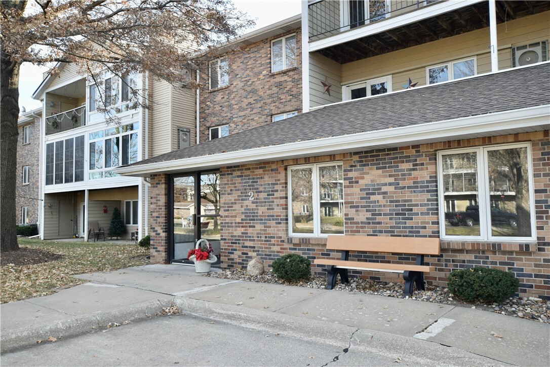 Property Photo:  411 SE Delaware Avenue 204  IA 50021 