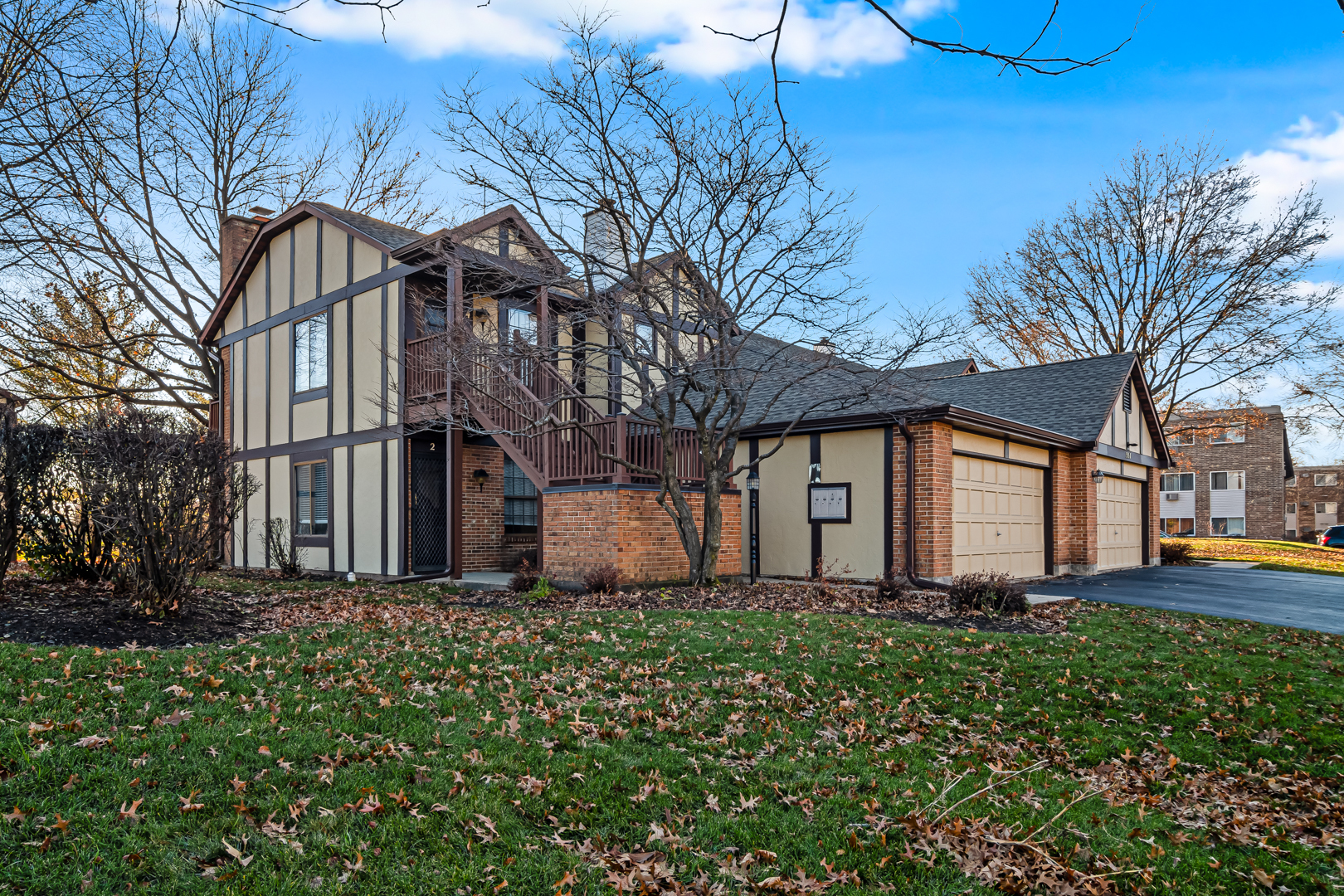 Property Photo: 357 Bloomfield Lane 2 IL 60137