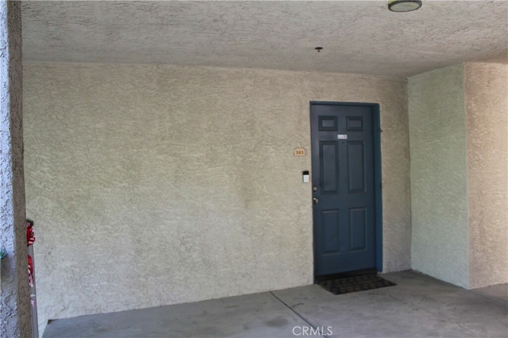 Property Photo:  1035 La Terraza Circle 303  CA 92879 