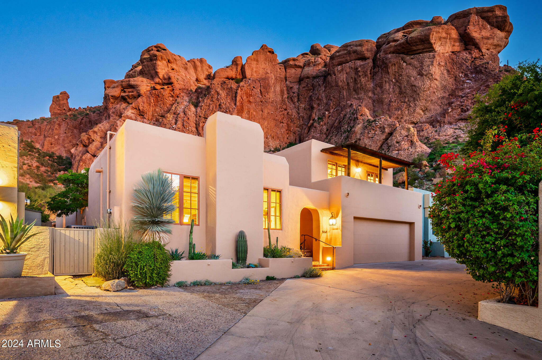 Property Photo:  5641 N Echo Canyon Circle  AZ 85018 