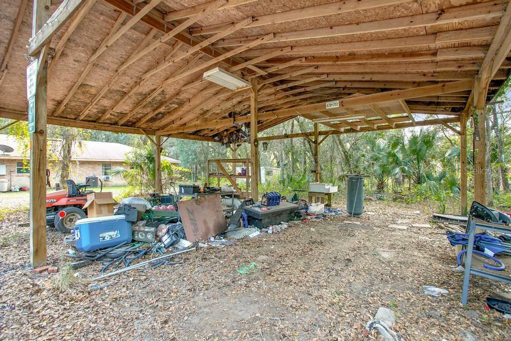 Property Photo: 426 Pleasant Oaks Trail FL 32764
