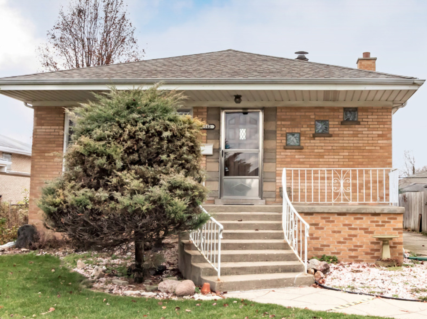 Property Photo: 1542 Forest Road IL 60526