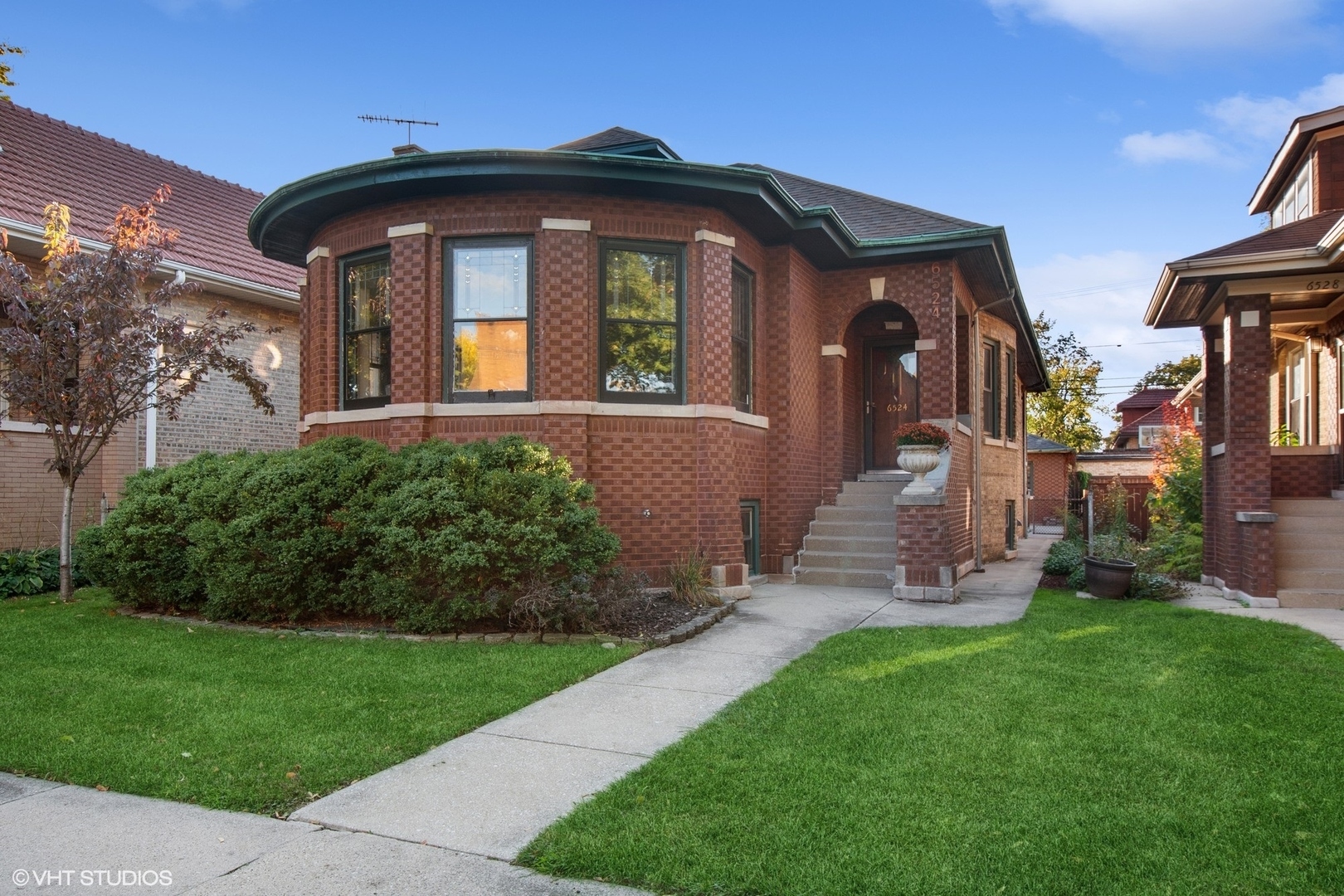 Property Photo:  6524 N Campbell Avenue  IL 60645 