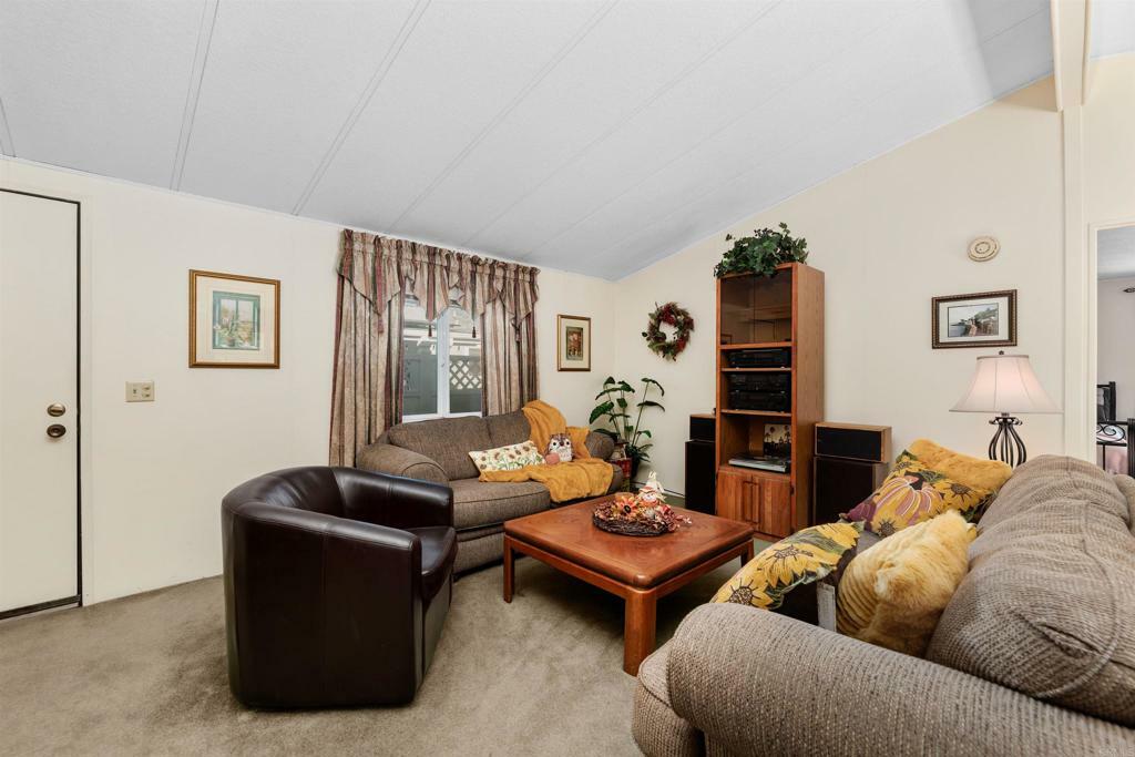 Property Photo: 633 Via Bogota CA 92081