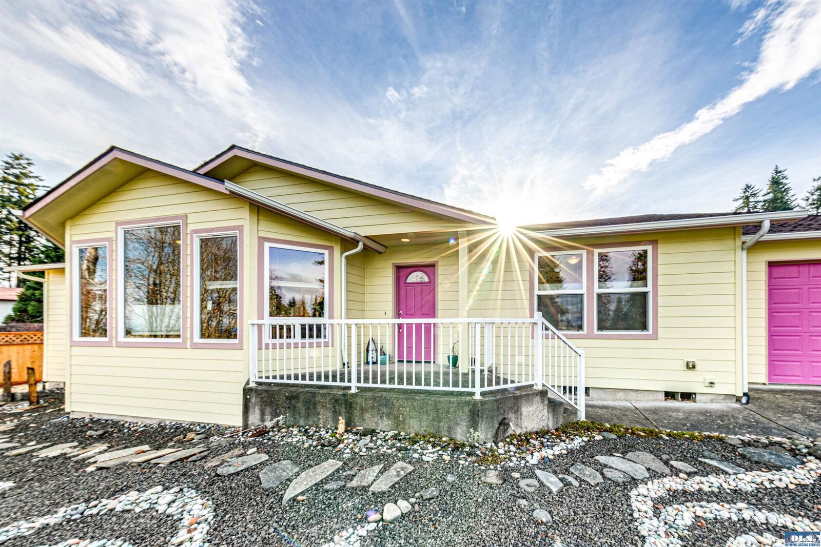 Property Photo:  3007 S Laurel St  WA 98362 