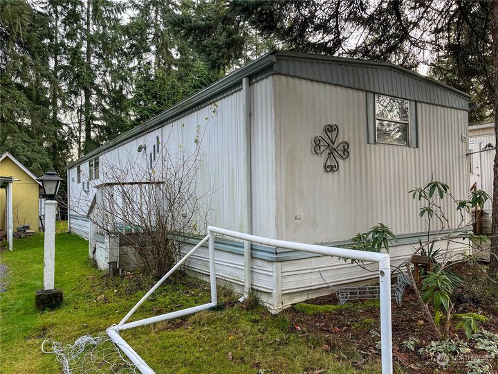 Property Photo: 17410 87th Avenue SE 20 WA 98296