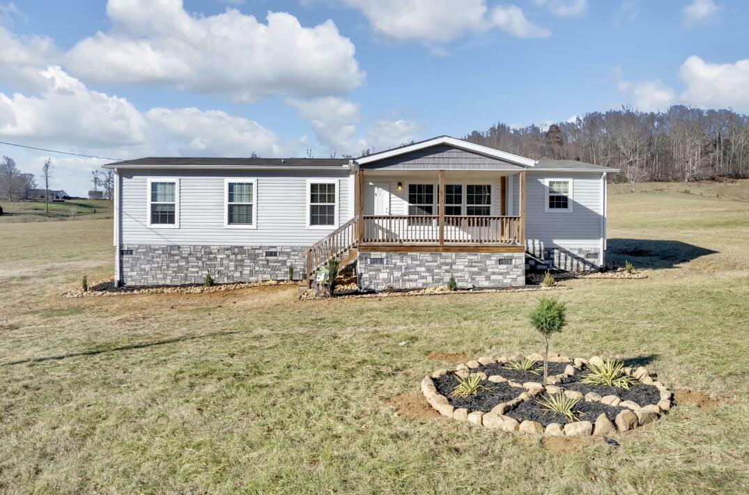 Property Photo:  724 Snapp Bridge Road  TN 37681 