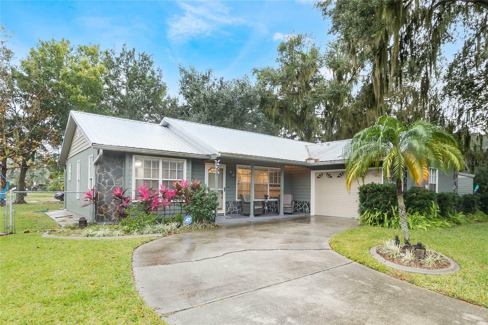 Property Photo:  1401 Cypress Avenue  FL 34769 