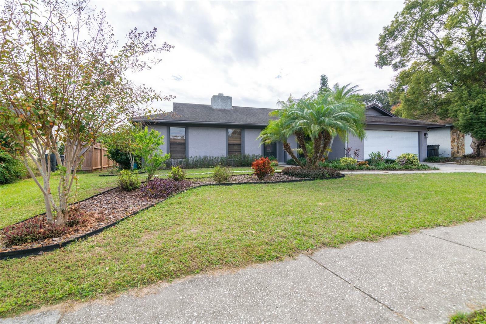 Property Photo:  809 Tarawood Lane  FL 33594 