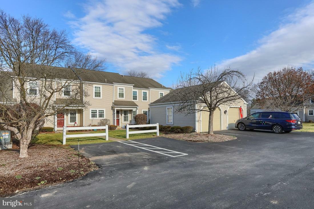 Property Photo: 1504 Cambridge Court PA 17078