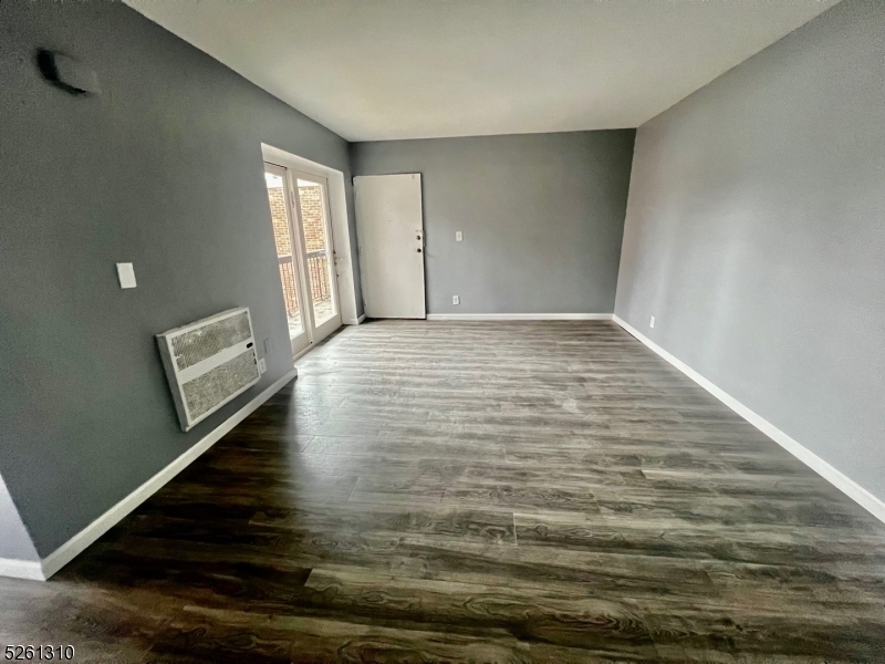 Property Photo:  553 E 28th St 3C  NJ 07504 