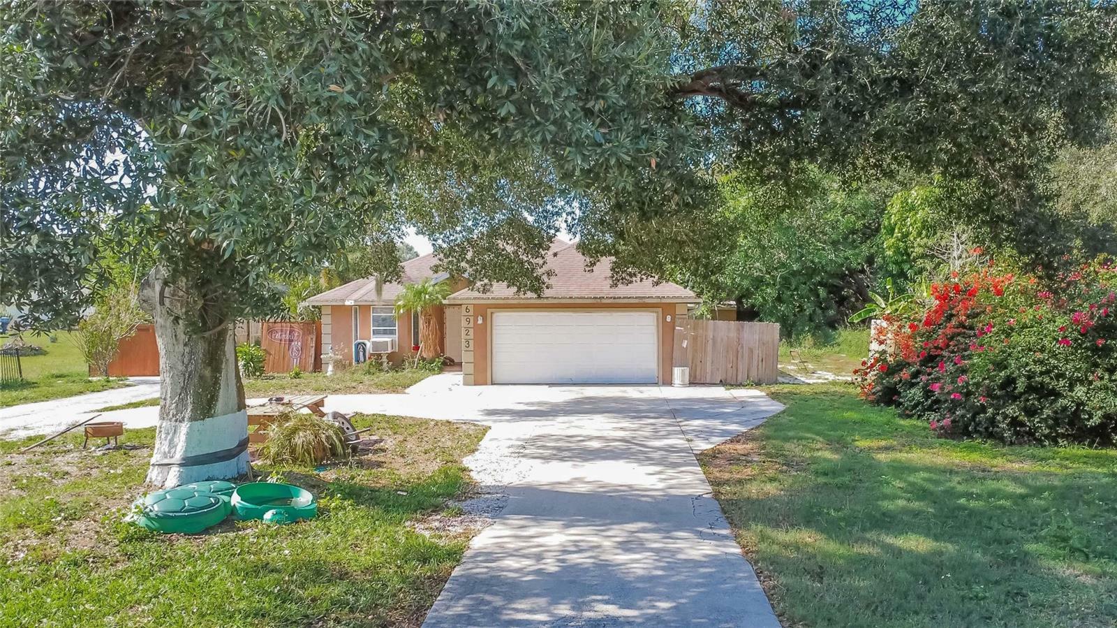 Property Photo:  6923 121st Avenue E  FL 34219 