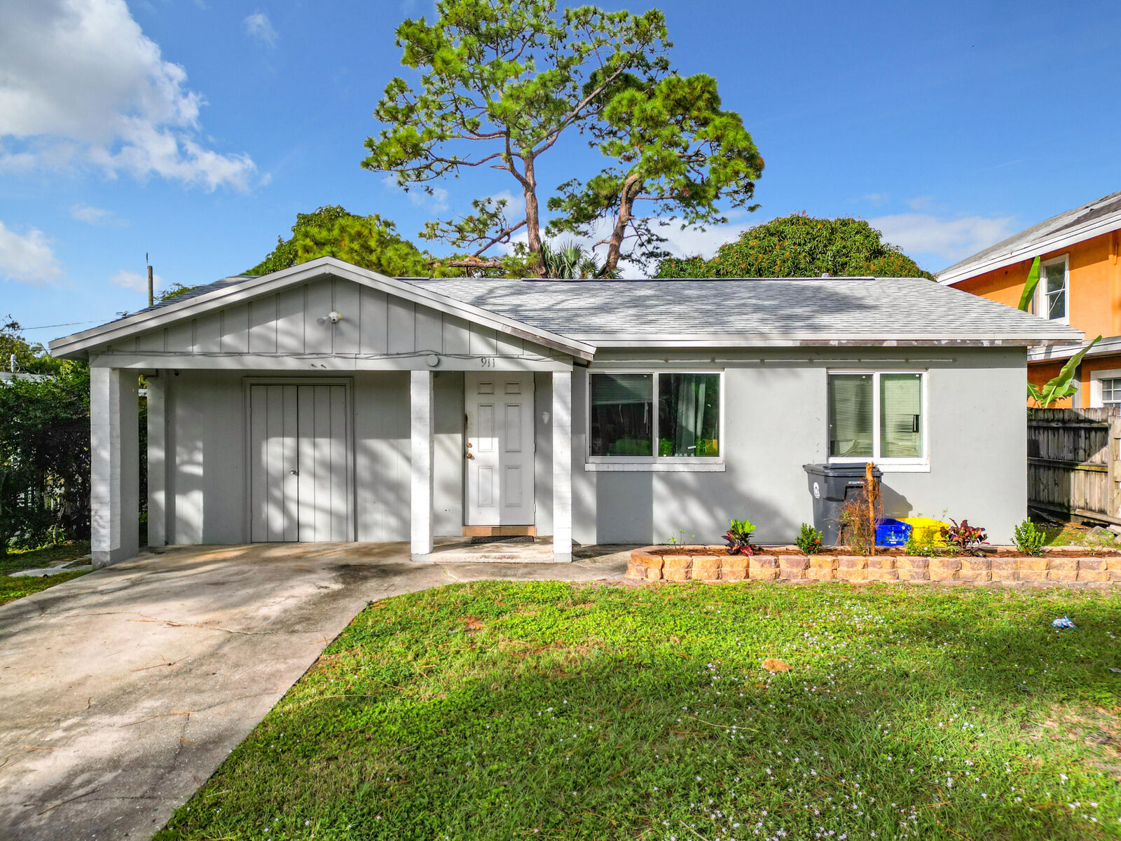 Property Photo: 911 Rudolf Road FL 33461