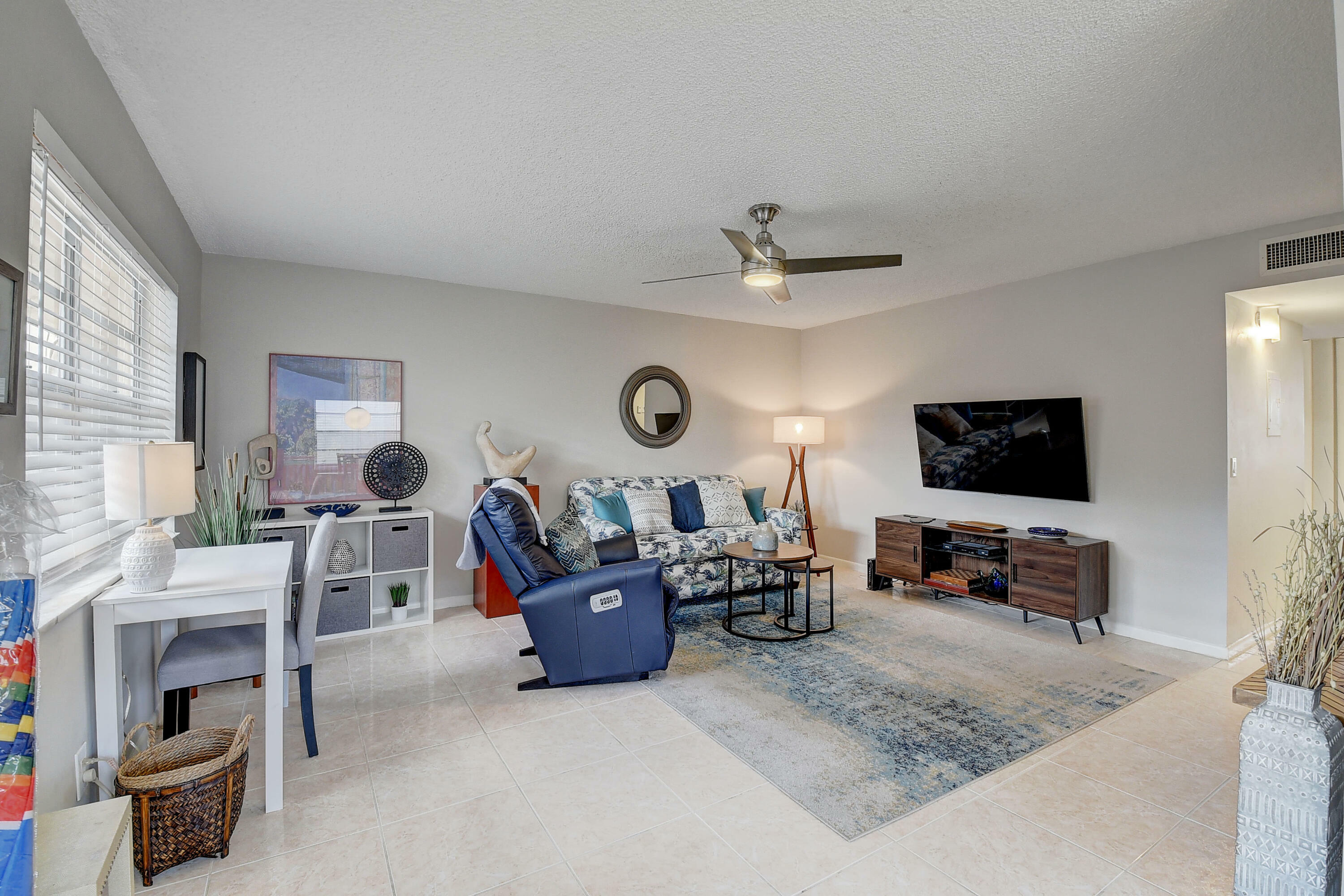 Property Photo:  899 Flanders S  FL 33484 