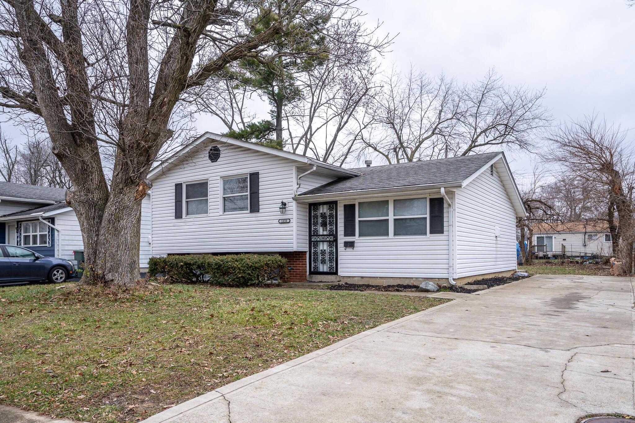 Property Photo:  1850 Binbrook Road  OH 43227 