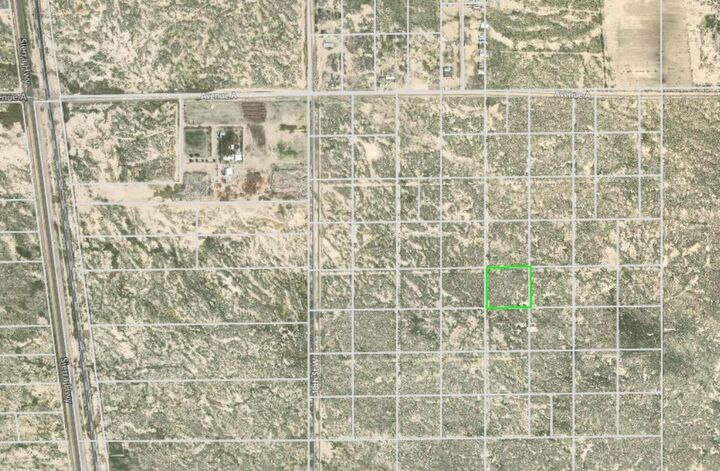 Property Photo:  Vic Avenue A4 &Amp 10 St West  CA 93534 