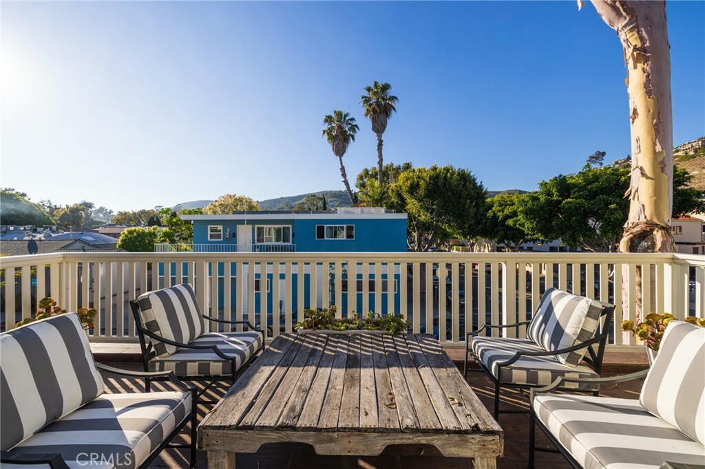 Property Photo:  385 Mermaid Street  CA 92651 