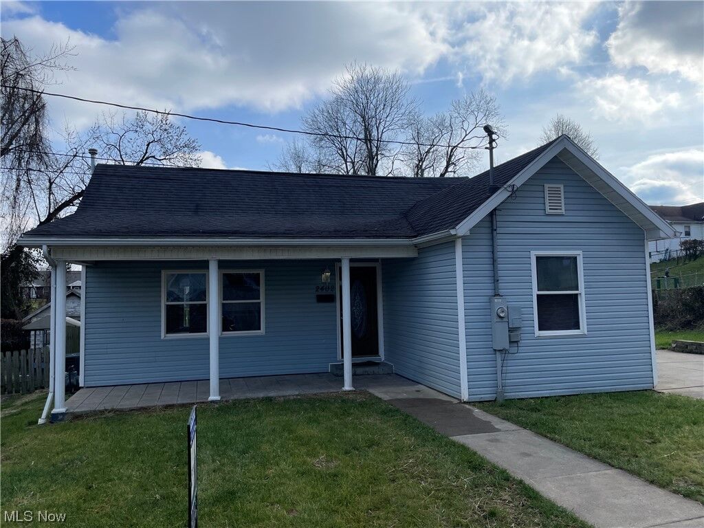 Property Photo:  2402 Spring Street  WV 26101 
