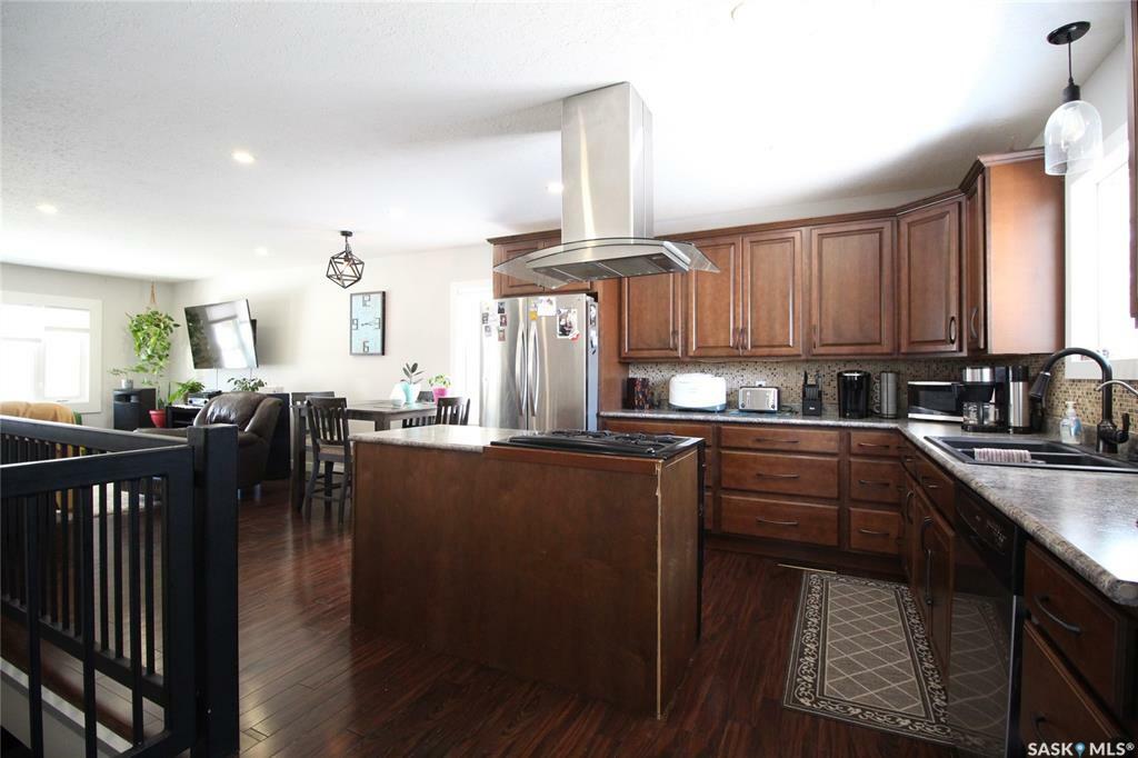 Property Photo:  1007 Carleton Street  SK S0G 3N0 