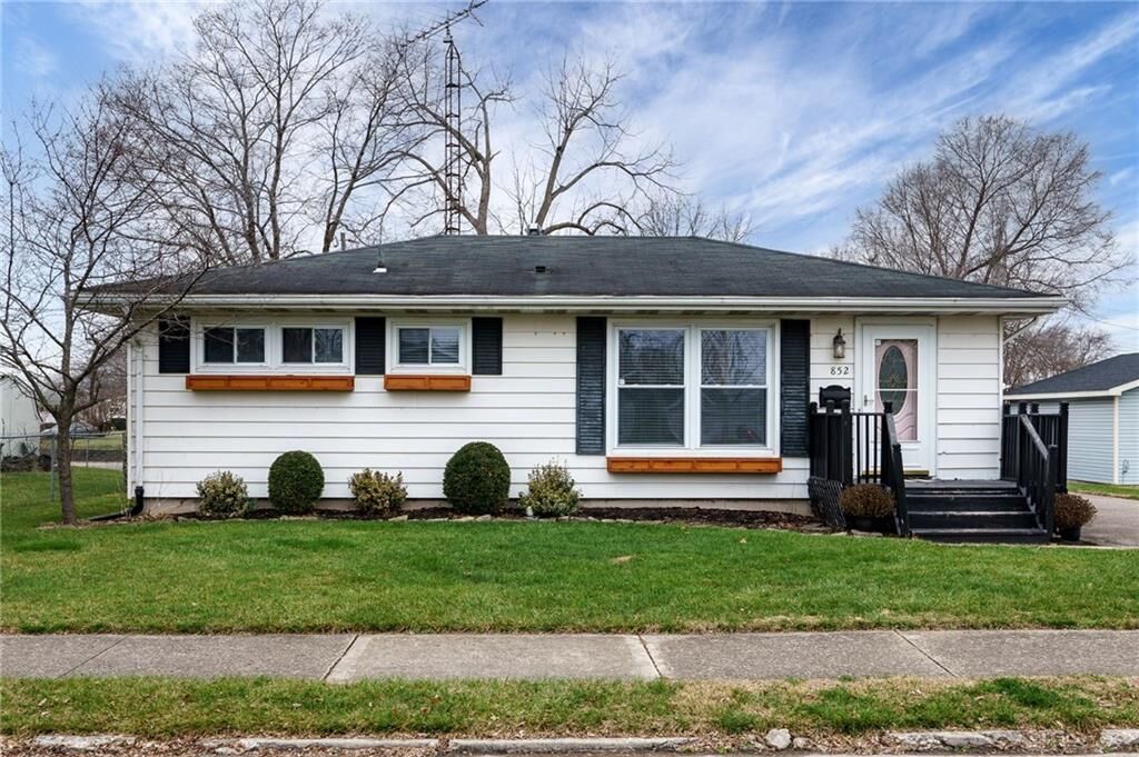 Property Photo:  852 Dellwood Drive  OH 45373 