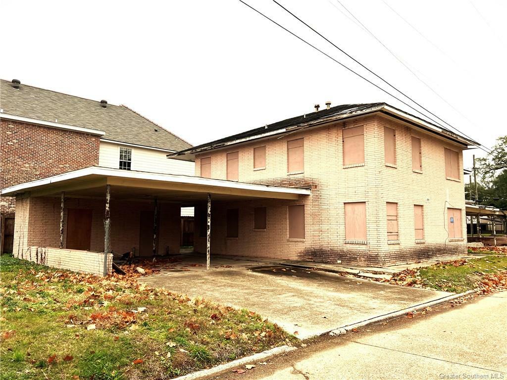 Property Photo:  731 Kirby Lane  LA 70601 