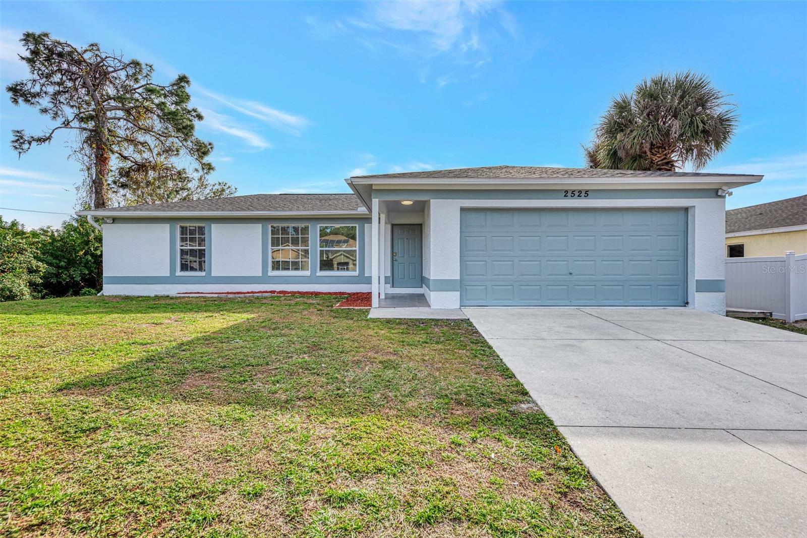 Property Photo:  2525 Ensenada Lane  FL 34286 