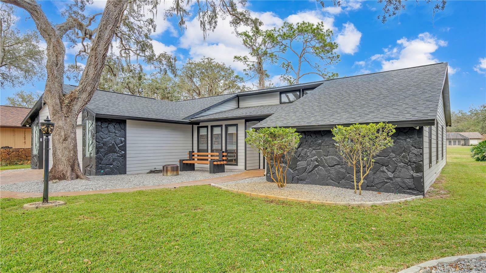 Property Photo:  34379 Whispering Oaks Boulevard  FL 33523 