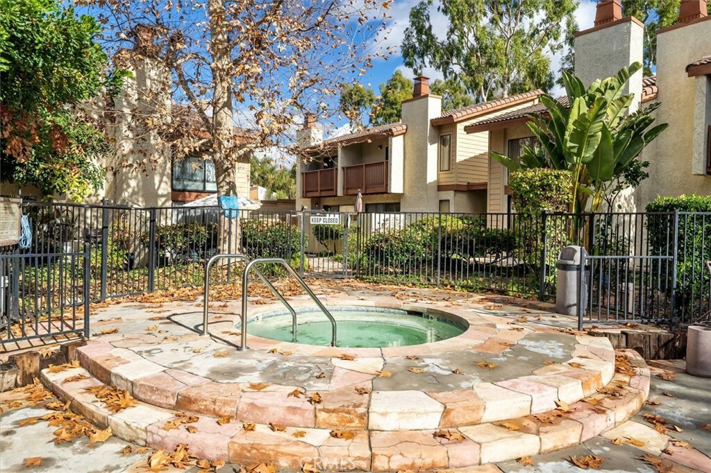 Property Photo: 5720 Owensmouth Avenue 170 CA 91367