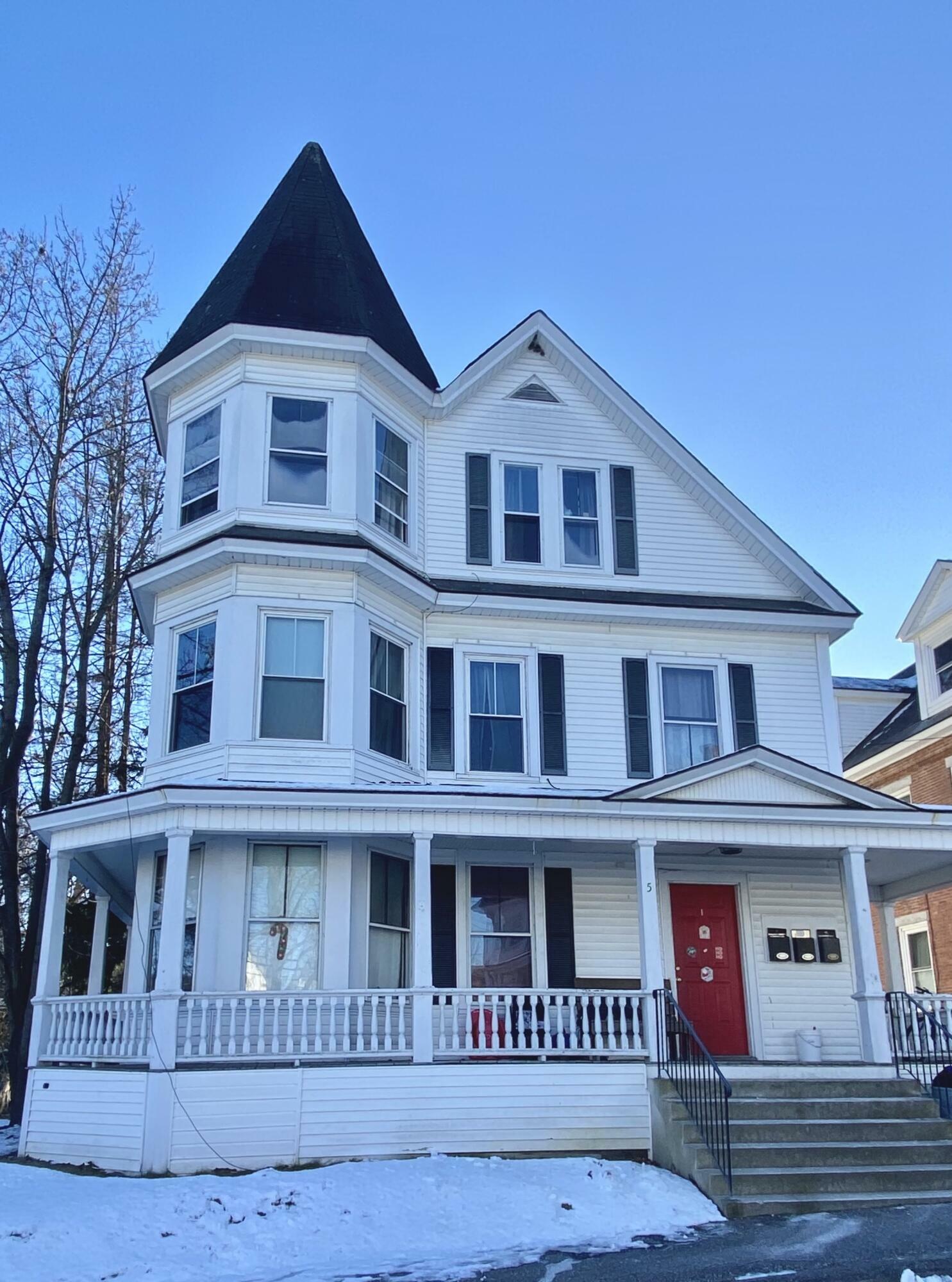 Property Photo: 5 Knox Street ME 04276
