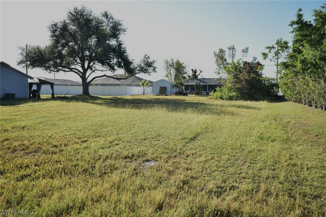 Property Photo:  632 NW 2nd Street  FL 33993 