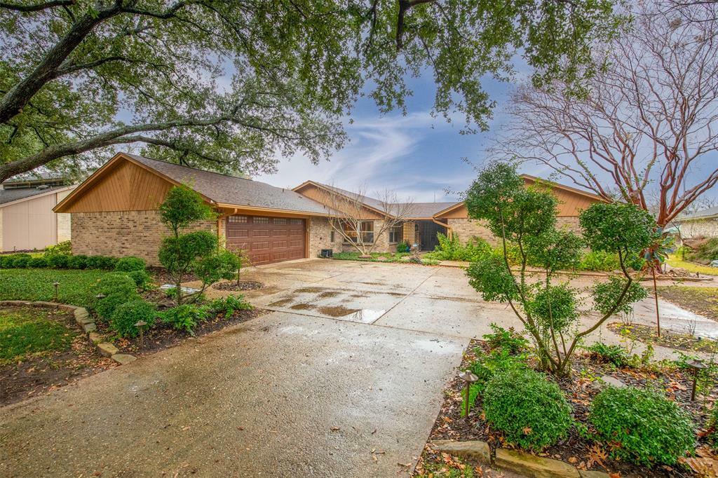 Property Photo:  1520 Waltham Court  TX 76012 