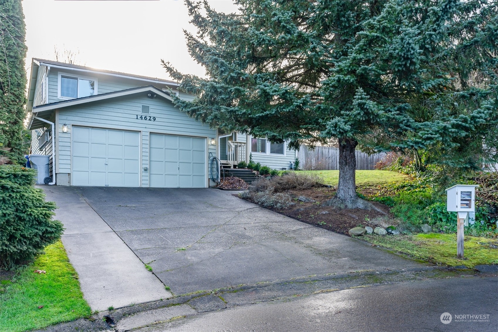 Property Photo:  14629 SE 274th Court  WA 98042 