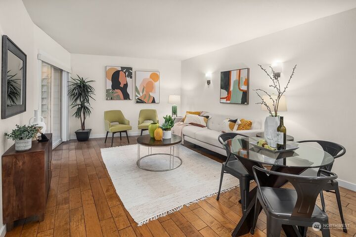 Property Photo: 900 Summit Avenue E 203 WA 98102